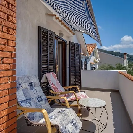 2 Bedrooms House At 50 M Away From The With Furnished Garden And Wifi *