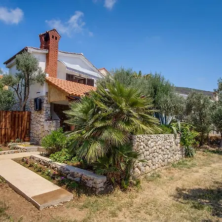 2 Bedrooms House At 50 M Away From The With Furnished Garden And Wifi Prázdninový dům Martinšćica