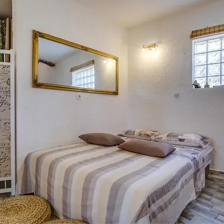 Holiday home 2 Bedrooms House At 50 M Away From The With Furnished Garden And Wifi